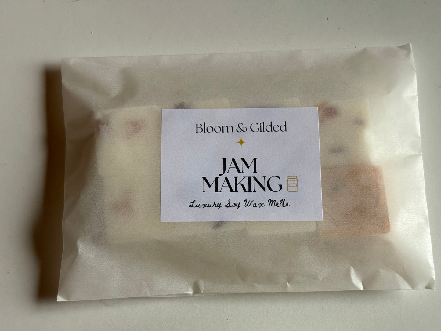 Jam Making Luxury Wax Melts - Plum Damson & Rose | Bloom and Gilded
Hand-poured wax melts with plum, damson, rose & patchouli. Finished with garden rose petals & cornflowers. Nostalgic autumn scent. UK made luxury wax melts.