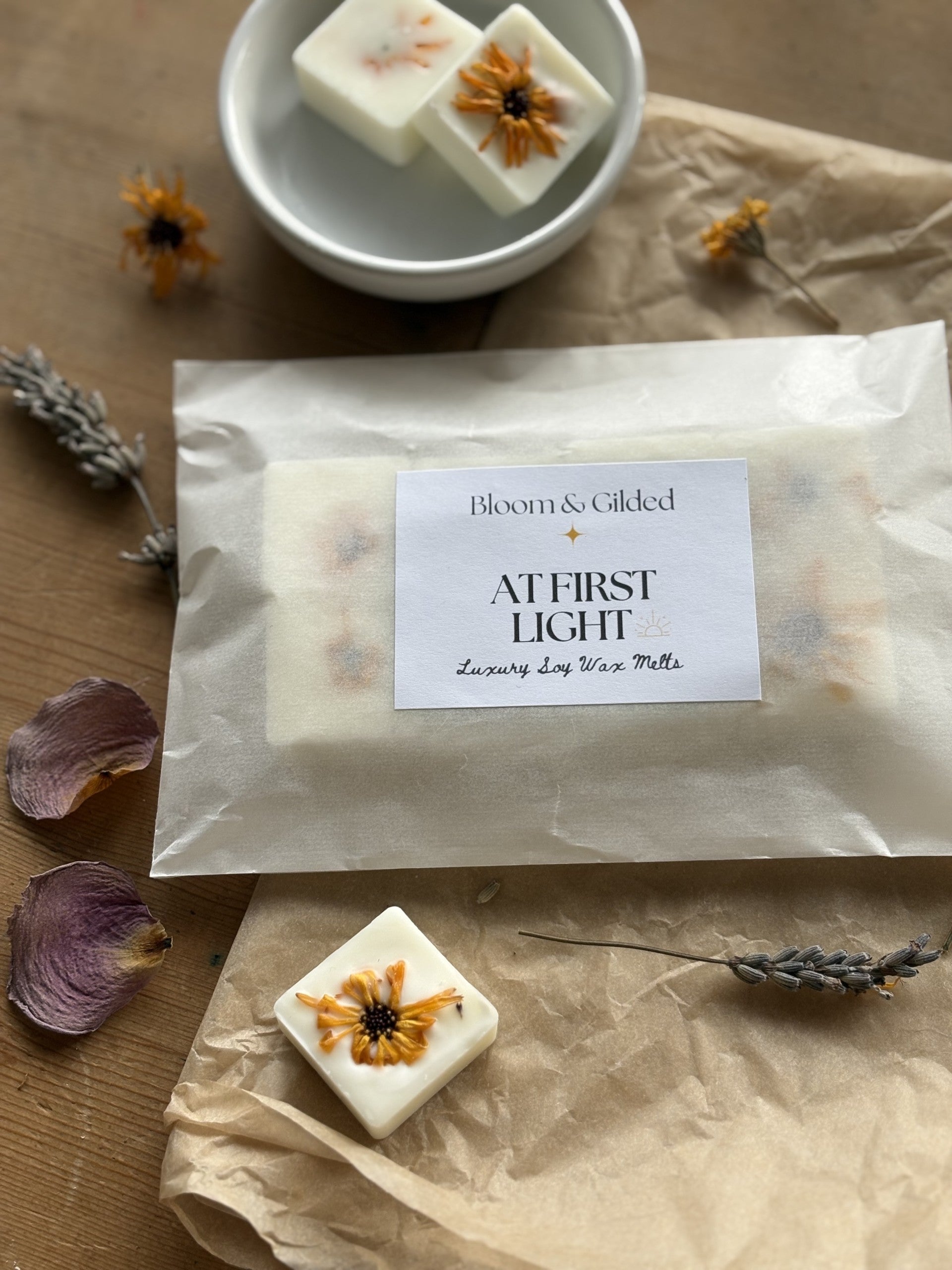 AT FIRST LIGHT Luxury Essential Oil Wax Melts
A bright, gentle beginning. Like dawn sunlight filtering through linen curtains.
At First Light opens with the sparkling freshness of bergamot and sweet orange;&nbsp;citrus bright and softly joyful. Lavender follows beneath, bringing a floral calm that lifts without overwhelming.
It’s the scent of fresh starts. Uplifting but serene. The kind of brightness that feels kind to the nervous system.
Perfect for slow mornings, new intentions