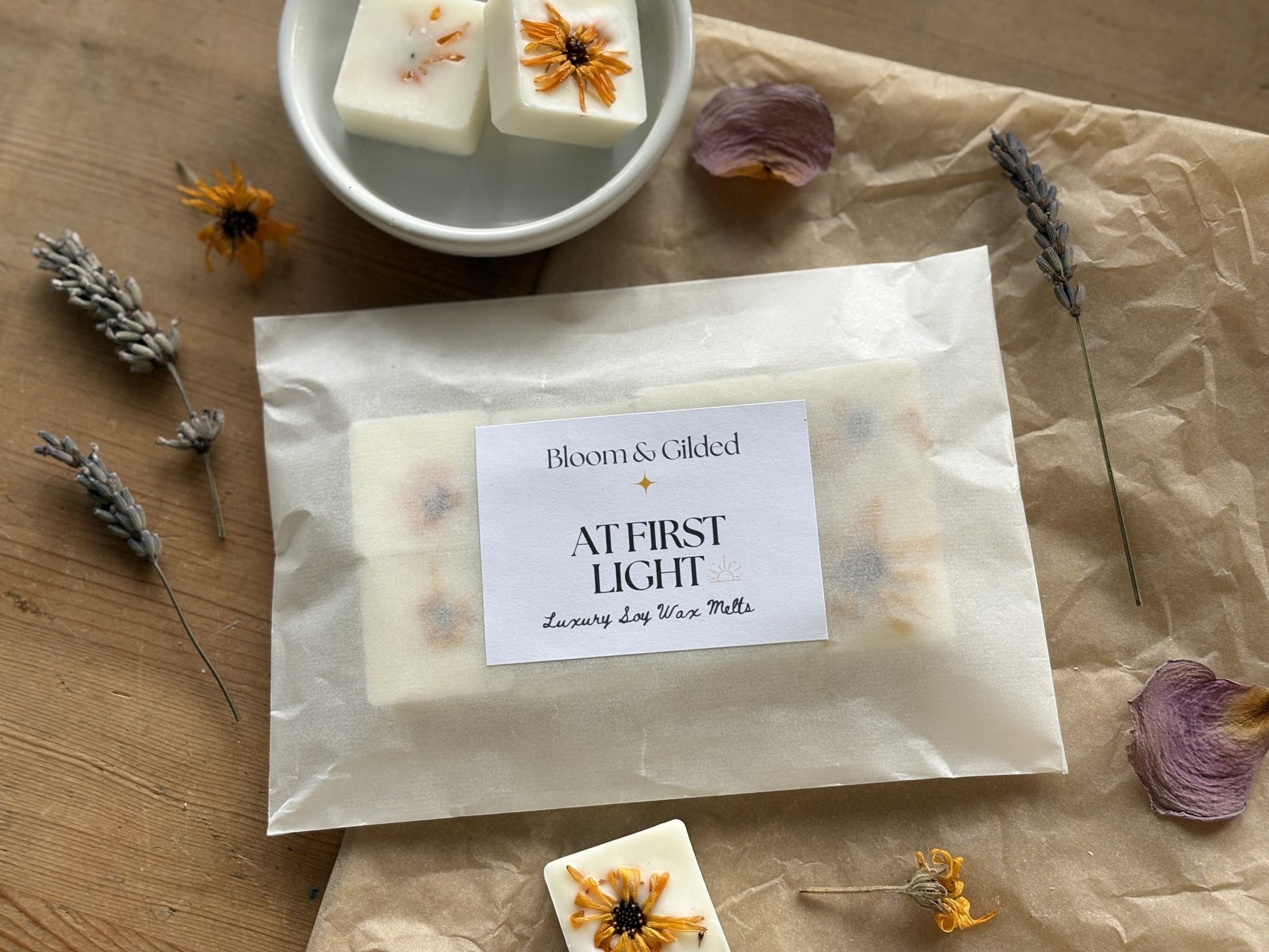 AT FIRST LIGHT Luxury Essential Oil Wax Melts
A bright, gentle beginning. Like dawn sunlight filtering through linen curtains.
At First Light opens with the sparkling freshness of bergamot and sweet orange;&nbsp;citrus bright and softly joyful. Lavender follows beneath, bringing a floral calm that lifts without overwhelming.
It’s the scent of fresh starts. Uplifting but serene. The kind of brightness that feels kind to the nervous system.
Perfect for slow mornings, new intentions