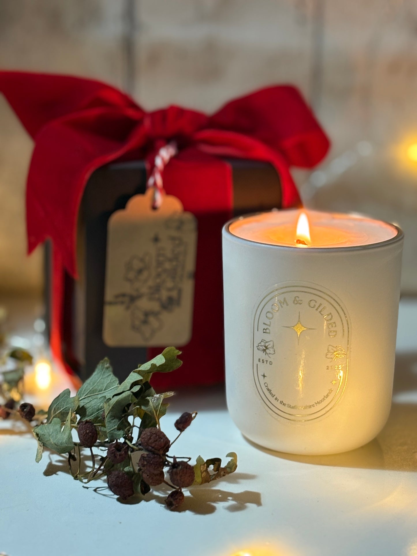 Wrap yourself in the soft embrace of Hearthside Blanket, a cocoon of golden amber and saffron are layered over soft wood.&nbsp;It evokes evenings as the air cools and the comfort of layers calls. Cosy yet refined, perfect for slow evenings, wrapped in layers of comfort while Autumn deepens outside.&nbsp;

Scent Card
Amber, saffron, and soft woods. A cocoon of warmth with straw flower petals.

Mood: cocooning, rich, tranquil.

