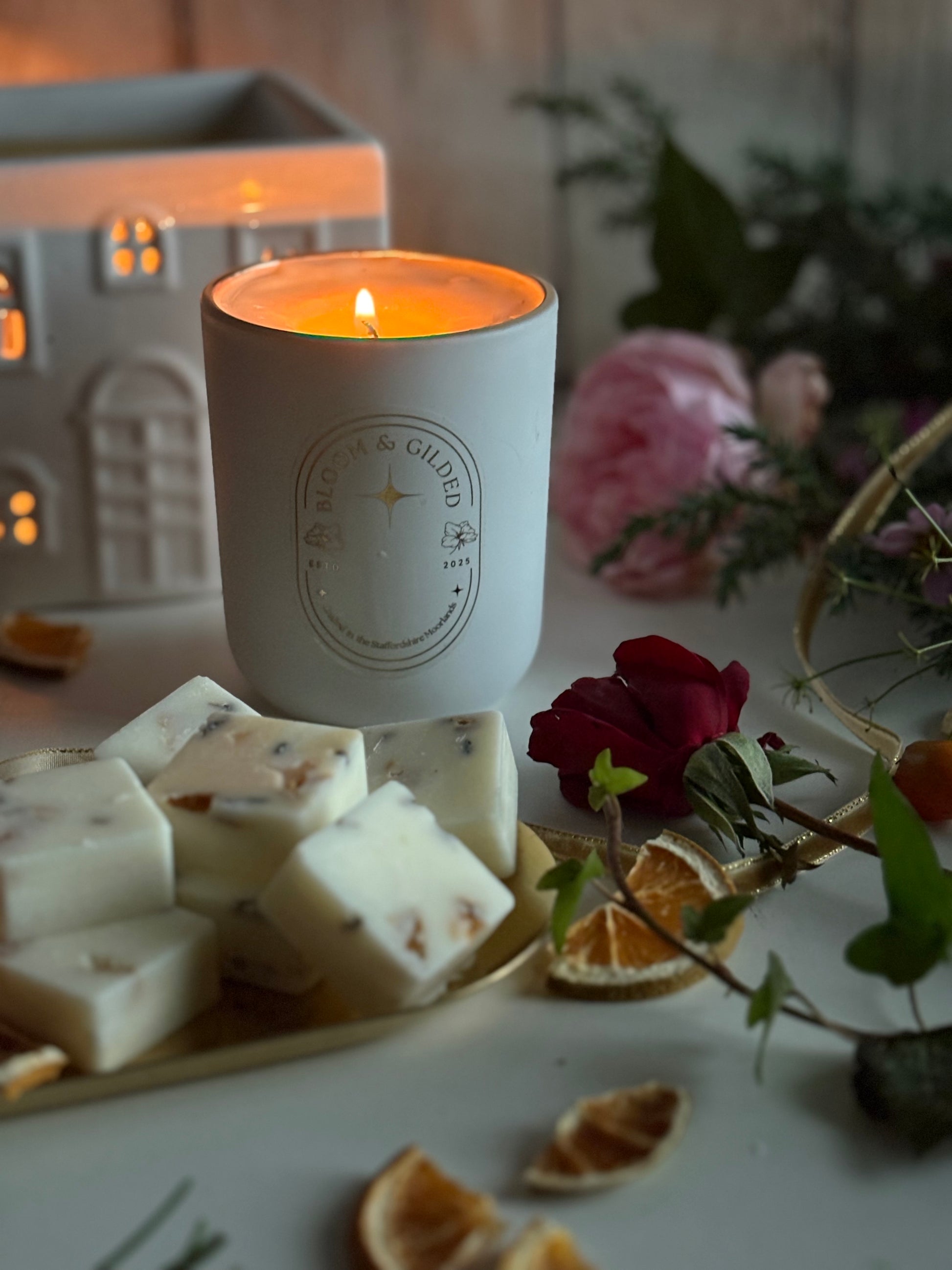 Wrap yourself in the soft embrace of Hearthside Blanket, a cocoon of golden amber and saffron are layered over soft wood.&nbsp;It evokes evenings as the air cools and the comfort of layers calls. Cosy yet refined, perfect for slow evenings, wrapped in layers of comfort while Autumn deepens outside.&nbsp;

Scent Card
Amber, saffron, and soft woods. A cocoon of warmth with straw flower petals.

Mood: cocooning, rich, tranquil.