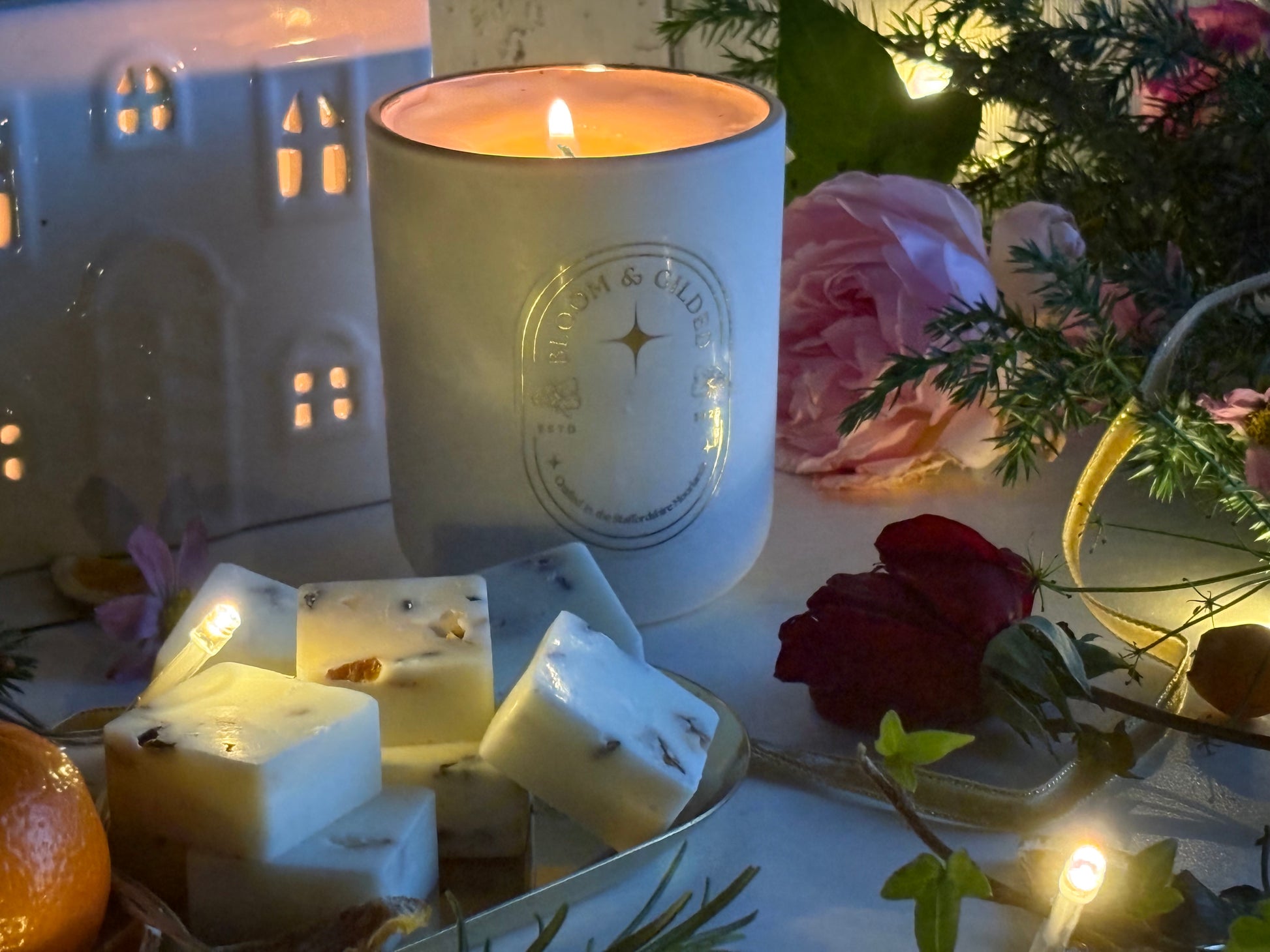 Wrap yourself in the soft embrace of Hearthside Blanket, a cocoon of golden amber and saffron are layered over soft wood.&nbsp;It evokes evenings as the air cools and the comfort of layers calls. Cosy yet refined, perfect for slow evenings, wrapped in layers of comfort while Autumn deepens outside.&nbsp;

Scent Card
Amber, saffron, and soft woods. A cocoon of warmth with straw flower petals.

Mood: cocooning, rich, tranquil.