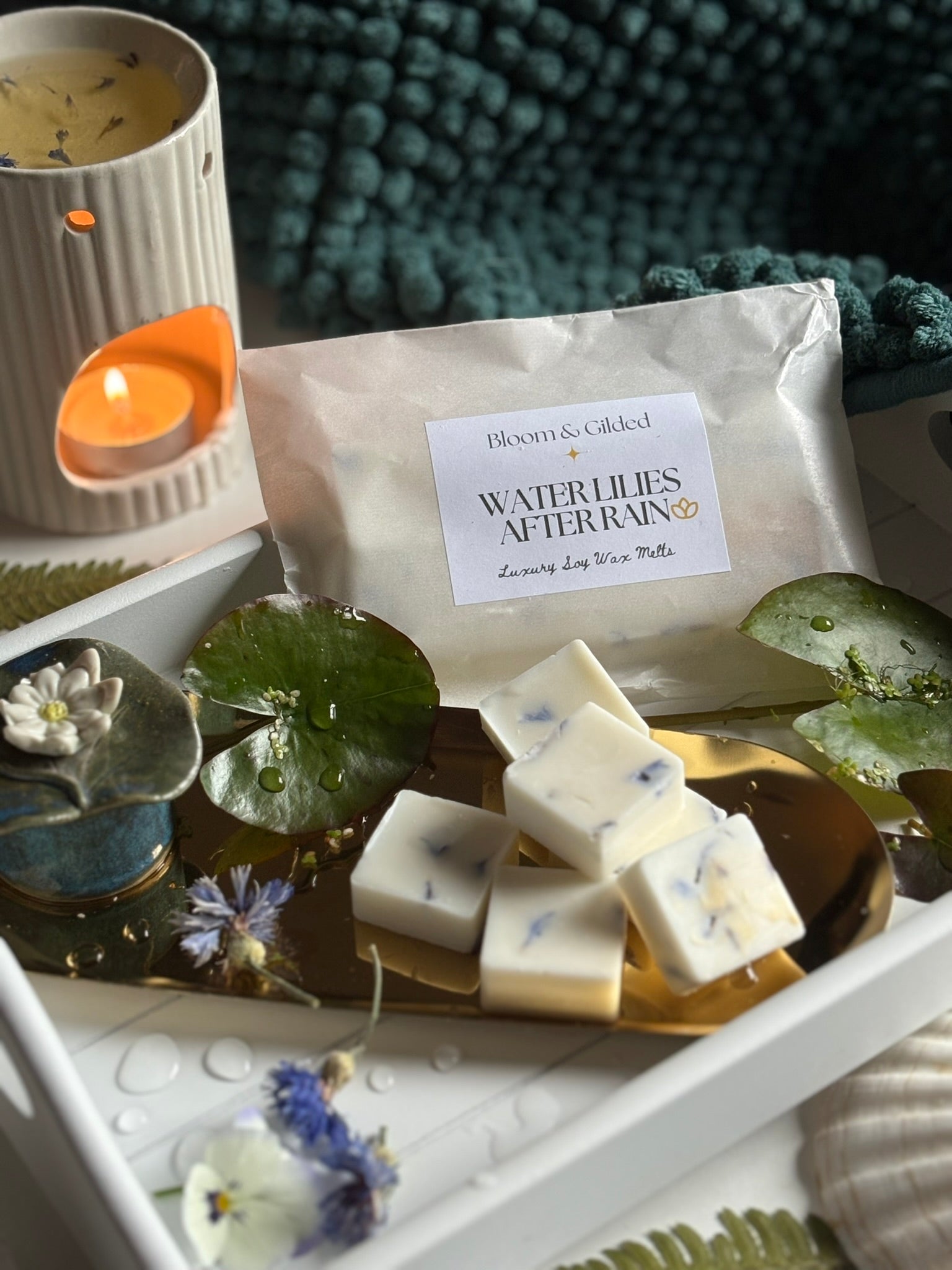 Water Lilies After Rain Luxury Wax Melts - Aquatic Floral Scent | Bloom and Gilded
Hand-poured aquatic-floral wax melts with waterlily, rain notes & cedarwood. Adorned with blue cornflower petals from our garden. Serene & refreshing. UK made luxury wax melts.