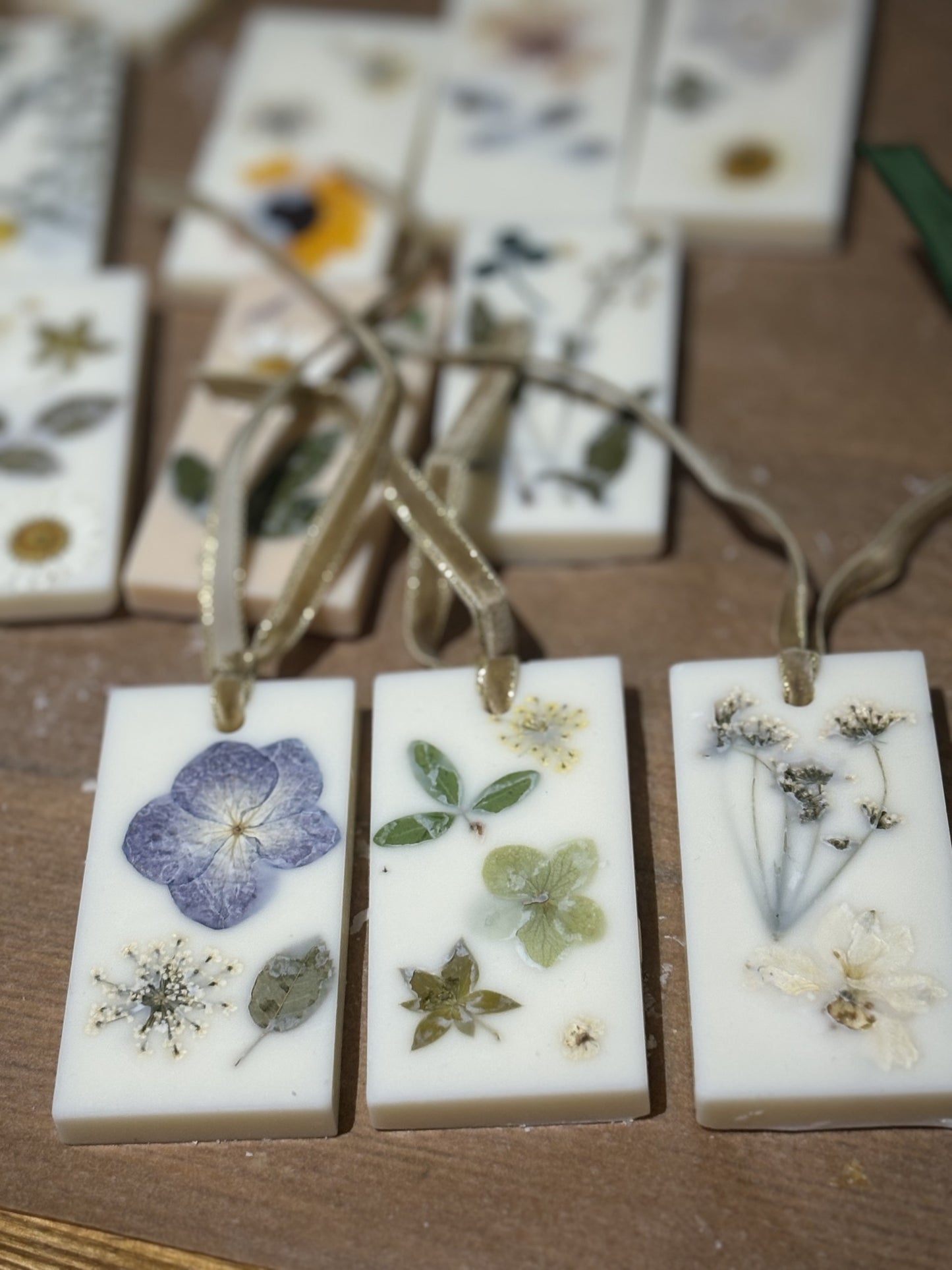 BOTANICAL FRAGRANCE TABLETS
Available scents: First Bloom • Turn to the Sun • Jam Making
A little luxury for every corner of your home.
Bloom & Gilded botanical fragrance tablets are a beautifully simple way to bring the scents of Elle’s garden into your everyday spaces. Wardrobes, drawers, bookshelves, bathrooms; wherever you want a quiet moment of fragrance.
Each tablet is hand pressed in natural soy wax and blended with phthalate free fragrance oils. Dried botanicals grown & harvested in Elle's garden.