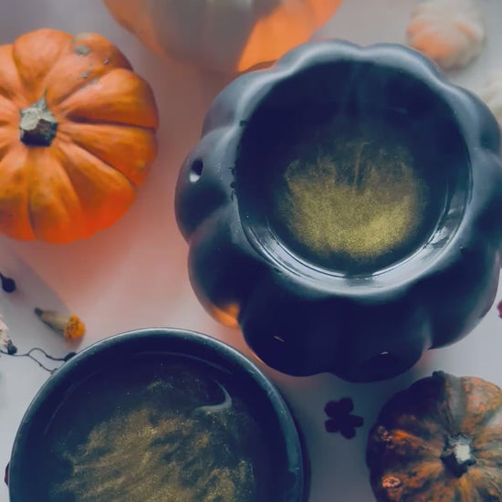 All Hallows Luxury Wax Melts - Seasonal Spiced Scent | Bloom and Gilded
 Hand-poured seasonal wax melts with nutmeg, clove & cinnamon essential oils. Limited edition pumpkin shapes with calendula petals & gold mica. UK made luxury wax melts.